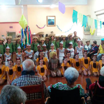 Usina da Dança apresenta sua arte para idosos do Asilo Conferência São Vicente de Paulo de S. Joaquim