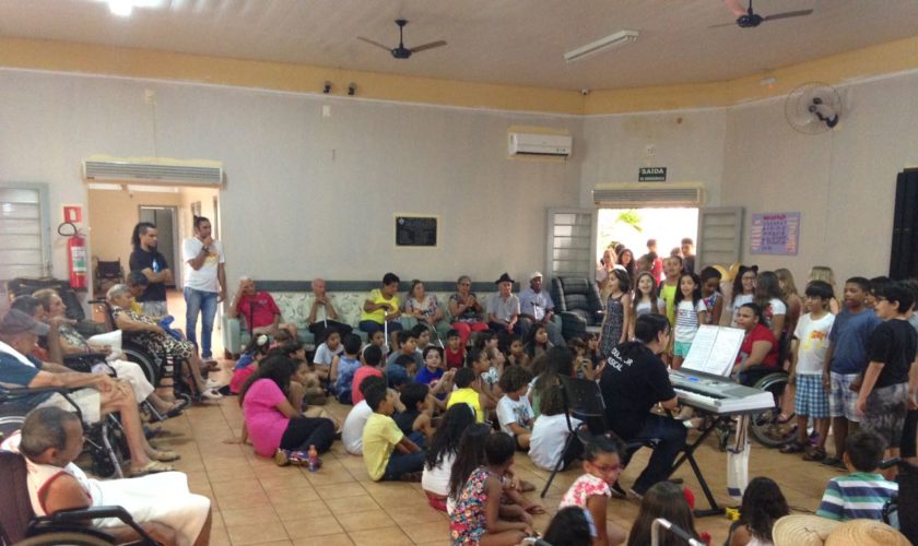 Projeto Guri celebra Dia Nacional do Idoso no Asilo de Guaíra