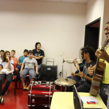 Alunos do Projeto Guri  Polo IORM Guaíra participam de aula show com o AI4