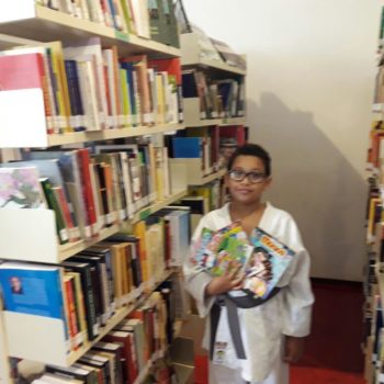 Judoca é “campeão” na leitura dos quadrinhos de Maurício de Souza na Biblioteca Energia do Conhecimento