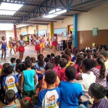 Agenda Móvel leva apresentação da Usina da Dança à Escola Municipal Jacinta Barbosa de Freitas de Miguelópolis